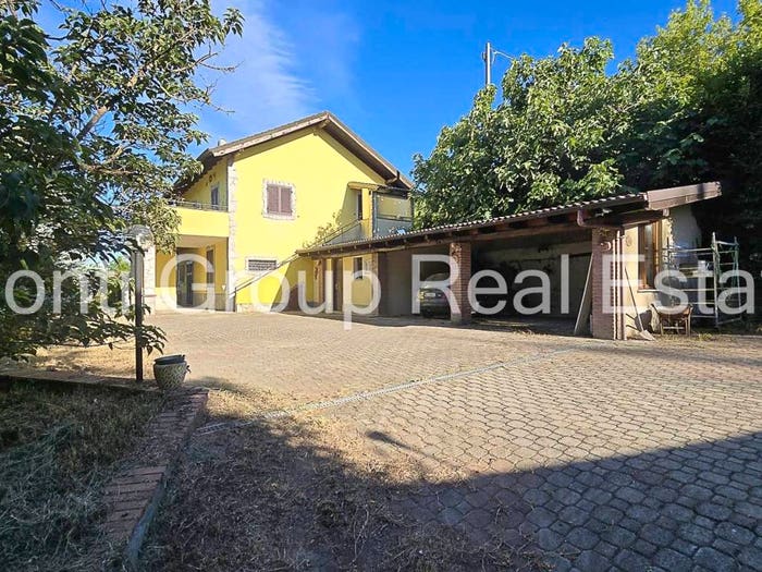 Casa con 6 locali in vendita in Visone