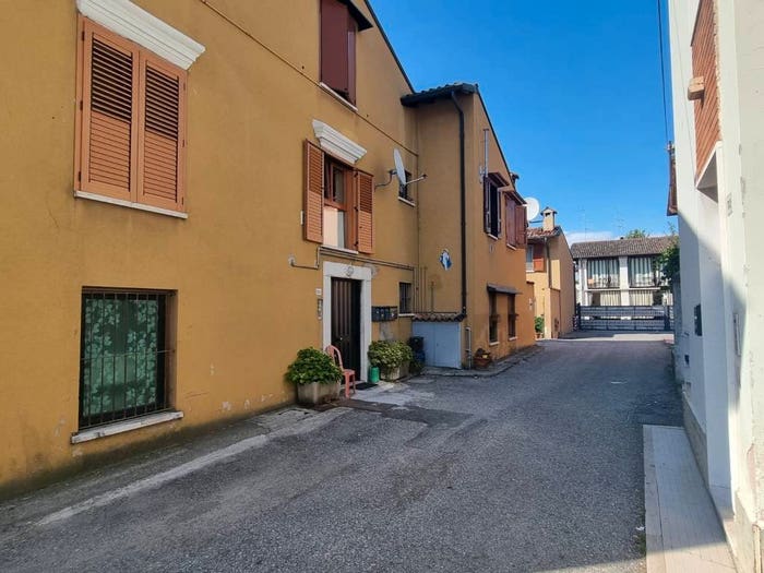 Appartamento trilocale in vendita in Via Santa Maria, Centro, Calcinato