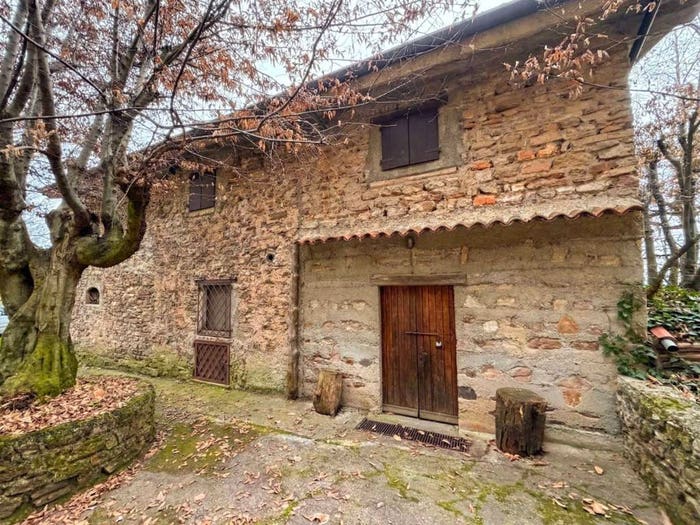 Casa con 5 locali in vendita in via Baiana, Monticelli Brusati