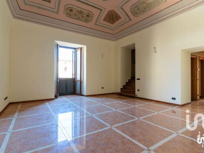 Appartamento con 6 locali in vendita in Via Corso Garibaldi, Centro, Giulianova