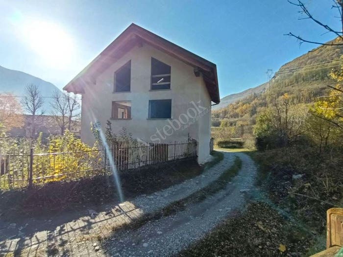 Casa bilocale in vendita in Via Ferrera, Centro, Novalesa