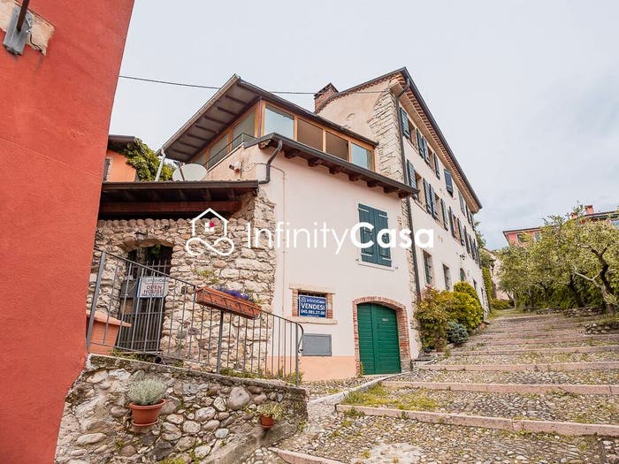 Casa quadrilocale in vendita in Via Giuseppe Garibaldi, Cavajon Veronese, Cavaion Veronese