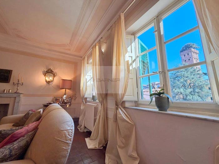 Casa con 6 locali in vendita in Via Cherea, Piazza Anfiteatro Torre Guinigi, Lucca