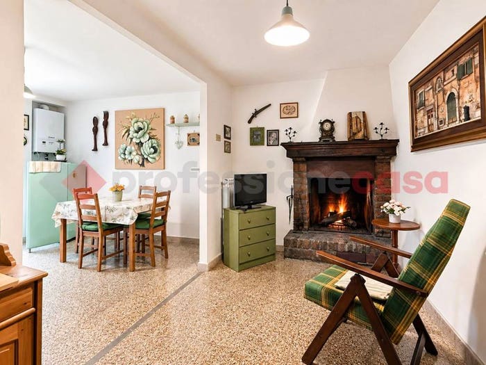 Casa quadrilocale in vendita in Via Vittorio emanuele, Centro, Vico nel Lazio