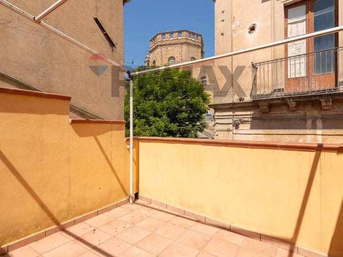 Casa trilocale in vendita in via santa sofia, Centro, Caltagirone