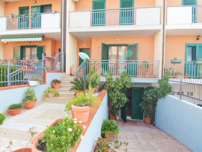 Casa con 6 locali in vendita in VIA SANDRO PERTINI, Centro, Campomarino