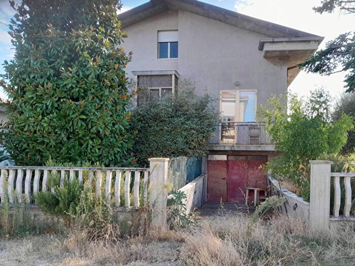 Casa in vendita in Torrette Ponte Sasso, Fano