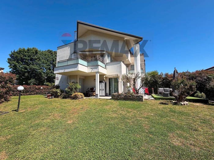 Appartamento quadrilocale in vendita in Via della Ginestra, Crenna Bettolino, Gallarate