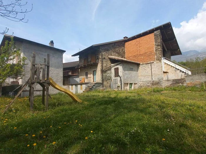 Casa quadrilocale in vendita in Via Grandi Tanze, Mattie