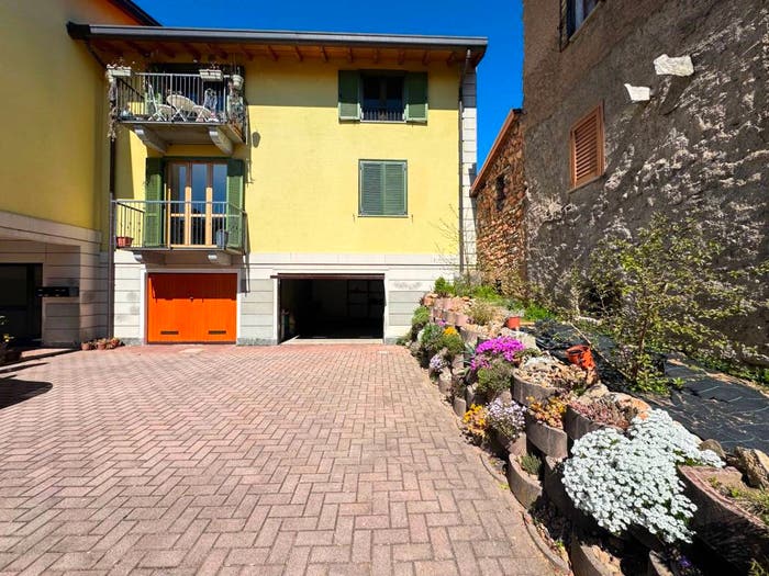 Appartamento trilocale in vendita in Via M Settala, Cuasso Al Piano, Cuasso al Monte