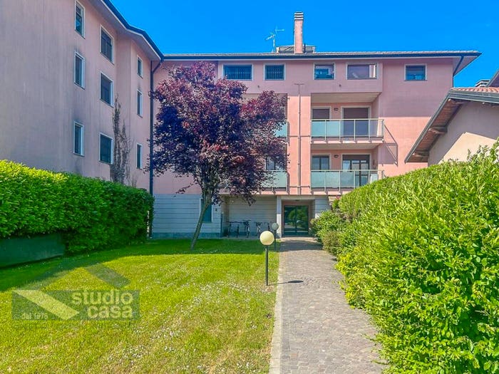 Appartamento trilocale in vendita in VIA SUORE CANOSSIANE, Secugnago