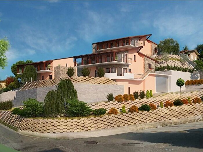 Casa con 6 locali in vendita in VIA S EGIDIO, Calcinelli, Colli al Metauro