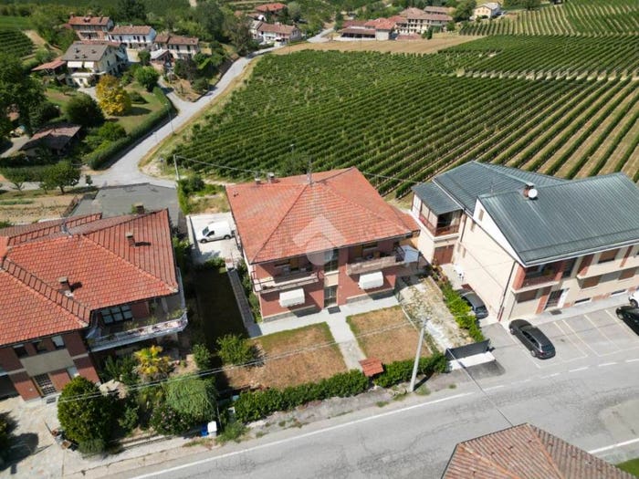 Appartamento con 5 locali in vendita in Frazione Annunziata, Annunziata, La Morra