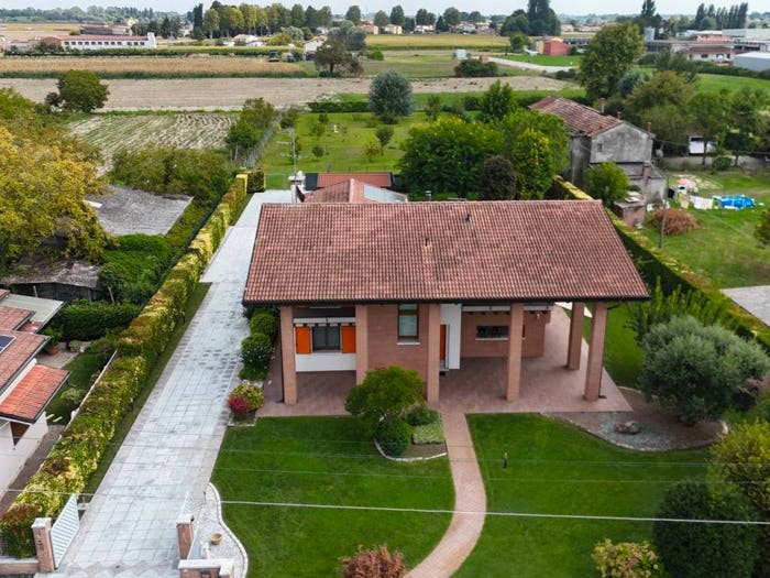 Casa con 6 locali in vendita in Via Olmetto, Centro, Villa Bartolomea