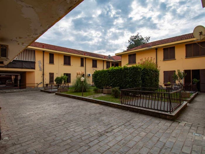 Appartamento trilocale in vendita in Via Cesare Battisti, Centro, Castrezzato