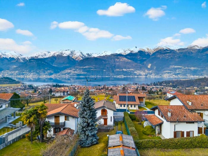Casa quadrilocale in vendita in Via Bassana, Colico Piano, Colico