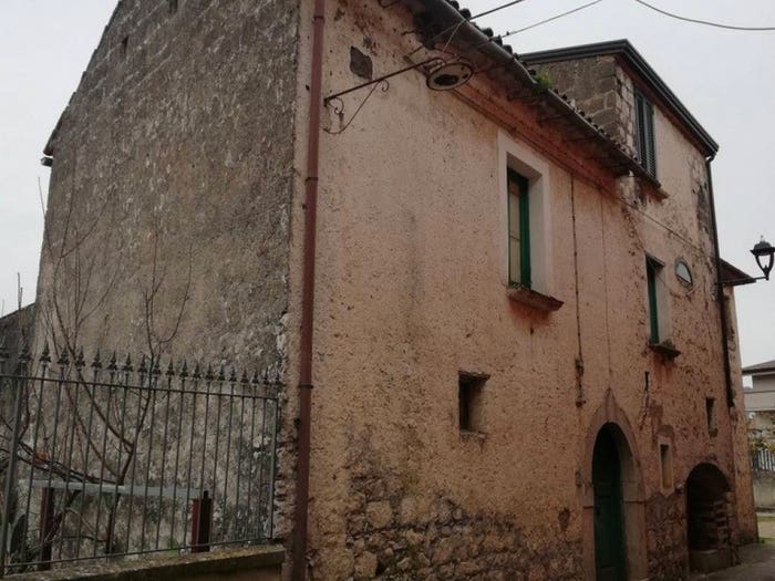 Casa con 6 locali in vendita in Via Zeppetelli, Centro, Liberi