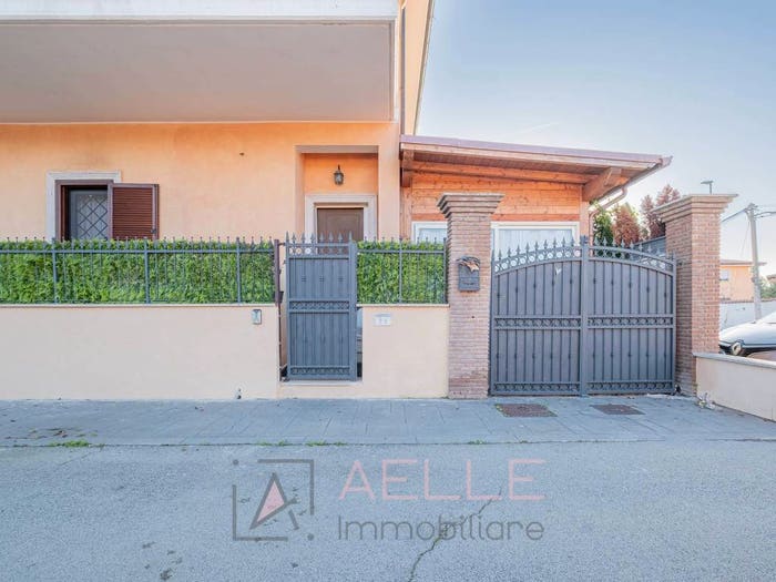 Appartamento bilocale in vendita in Via Giuseppe Zugnoni, Ostia Antica, Roma