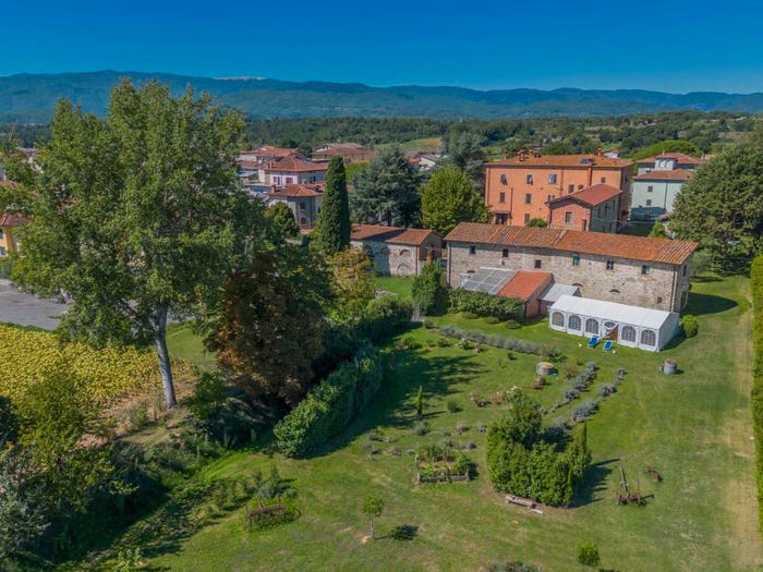 Casa con 6 locali in vendita in Via di Camprena, Bibbiena