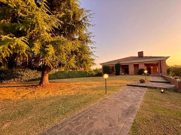 Casa con 6 locali in vendita in Cormons