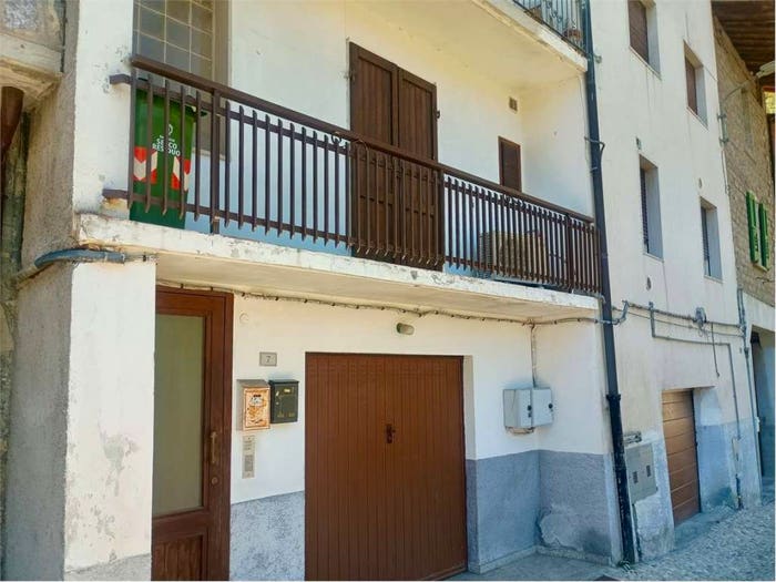Appartamento trilocale in vendita in Via San Maurizio, Centro, Losine