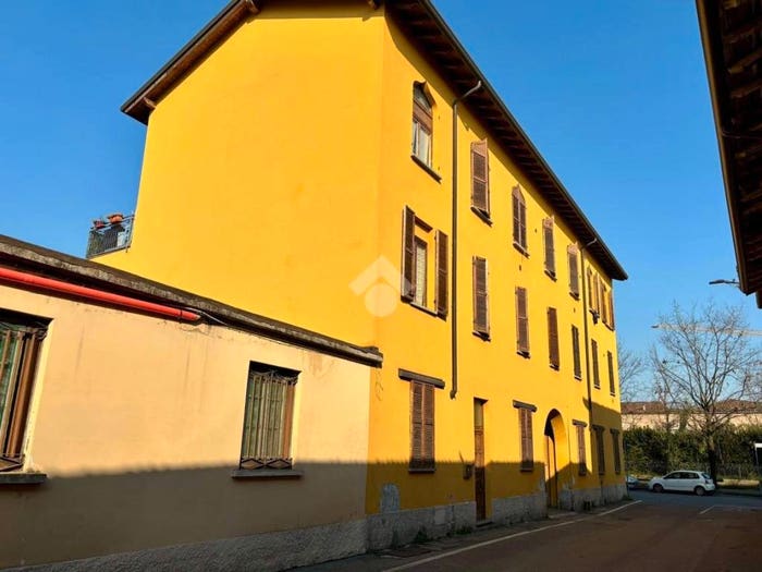 Appartamento trilocale in vendita in Via Visconti, Brignano Gera d'Adda
