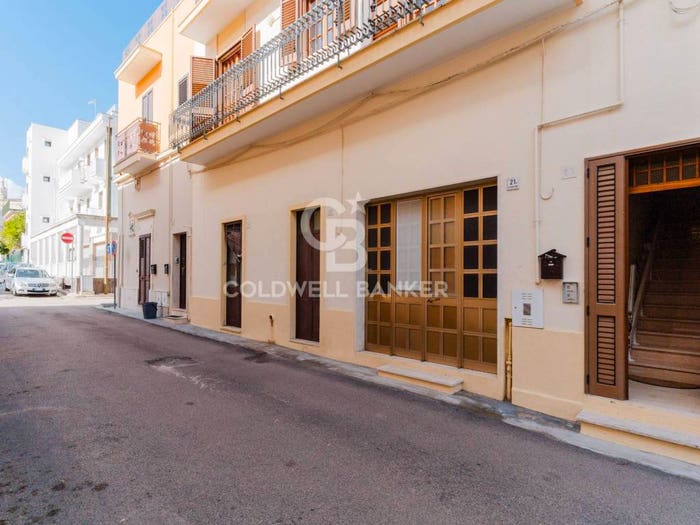Casa con 5 locali in vendita in Via Cesare Balbo, Cutrofiano