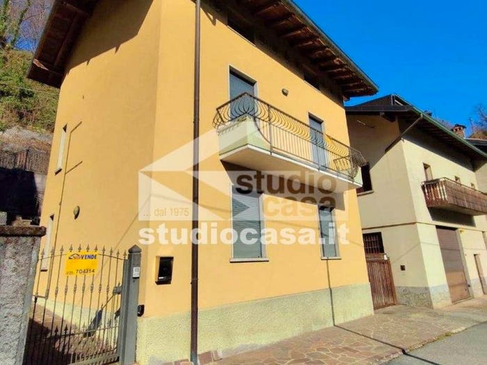 Casa con 6 locali in vendita in Ponte Nossa