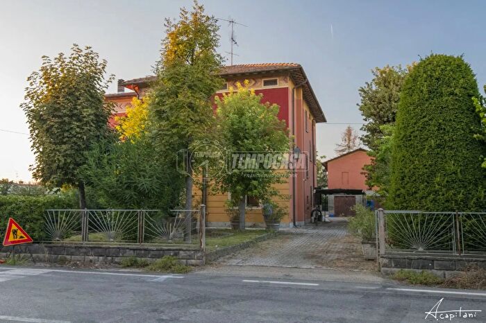 Appartamento con 5 locali in vendita in Via Marconi, Camposanto