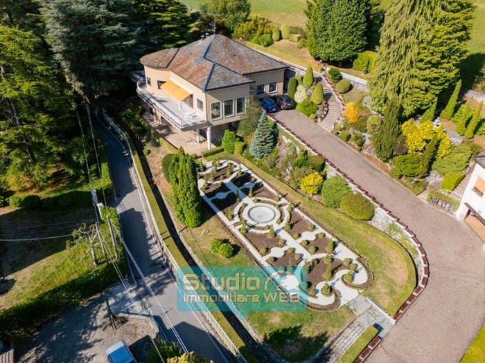 Casa con 6 locali in vendita in Via Attilio Prevost, Magreglio