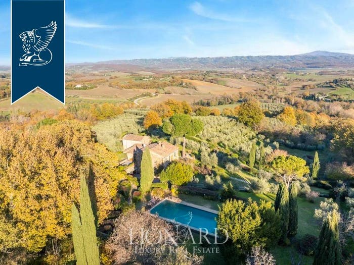 Casa con 6 locali in vendita in Cetona