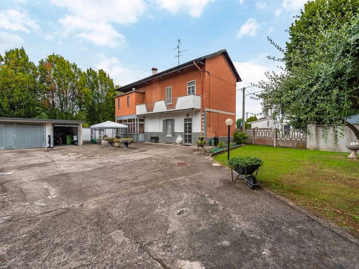 Casa quadrilocale in vendita in Via Ottolini, Origgio