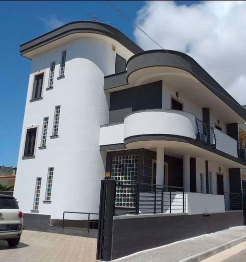 Casa con 6 locali in vendita in Via Garda, Mondragone