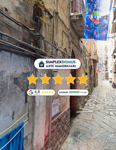 Appartamento trilocale in vendita in Via S Agostino alla Zecca, Tribunali, Napoli