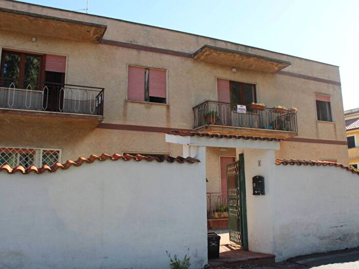 Appartamento trilocale in vendita in Via Mar Tirreno, Torvaianica Alta, Pomezia
