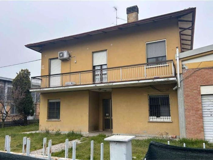 Appartamento con 6 locali in vendita in Via L Galvani, Centro, Mirandola