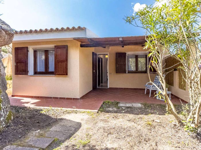 Casa trilocale in vendita in Via dei Corbezzoli, Rena Majore, Aglientu