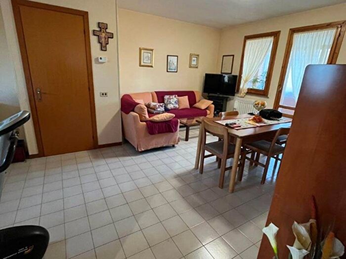 Appartamento quadrilocale in vendita in Via Lago di Vico, Villa Ceccolini, Pesaro