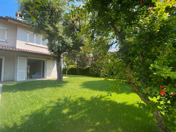 Casa con 5 locali in vendita in Via Eugenio Montale, Gorle