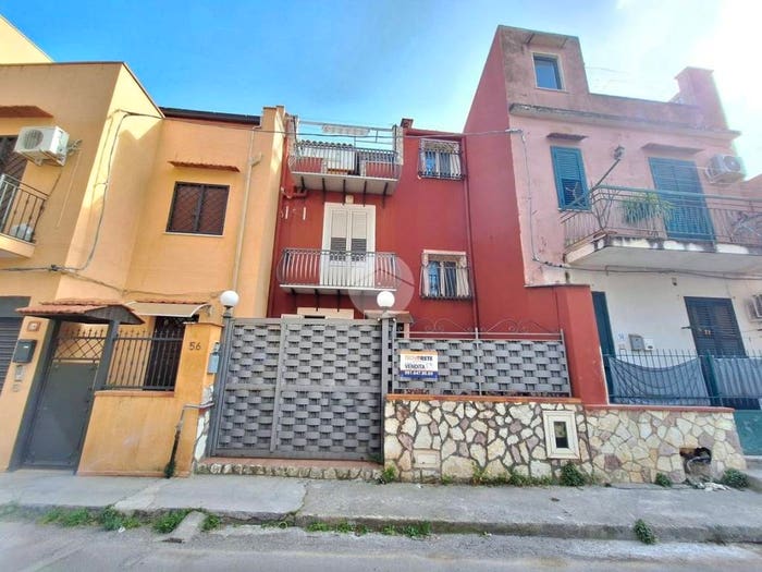 Casa trilocale in vendita in Via Belmonte Chiavelli, Guadagna, Palermo