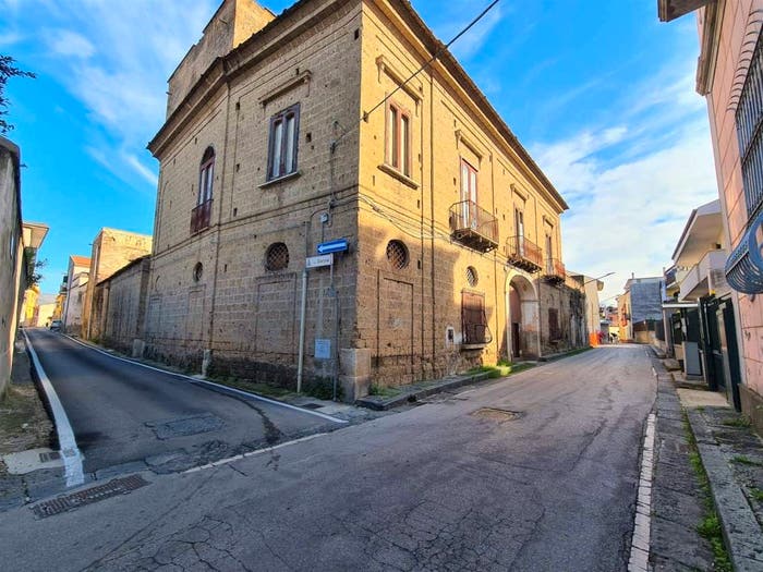 Casa con 6 locali in vendita in Via Francesco Petrarca, Centro, Macerata Campania