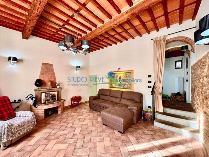 Casa quadrilocale in vendita in Piazza Giuseppe Giusti, Centro, Monsummano Terme