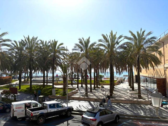 Appartamento con 5 locali in vendita in Via Renato Boragine, Centro, Loano
