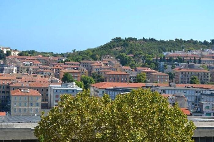 Appartamento con 5 locali in vendita in Cavour, Ancona