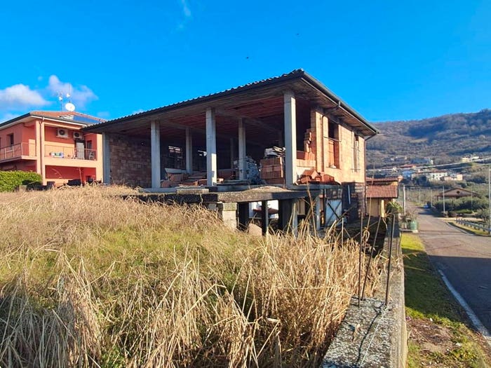 Casa con 5 locali in vendita in Via Alpone, Alpone, Montecchia di Crosara
