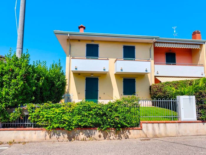 Appartamento bilocale in vendita in Vicolo Carrettelli, Centro, Peschiera del Garda