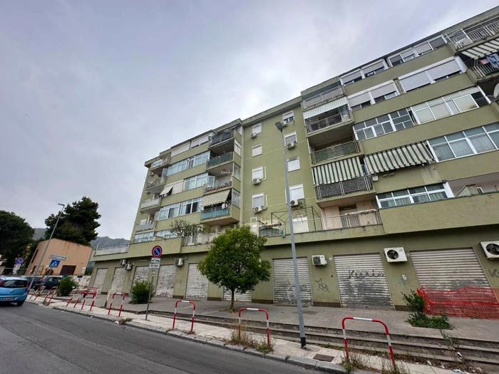 Appartamento trilocale in vendita in Via San Ciro, Brancaccio, Palermo