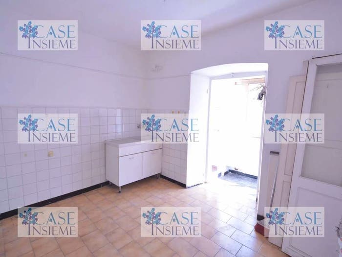 Appartamento con 6 locali in vendita in Via Roma, Centro, Masone