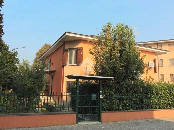 Casa quadrilocale in vendita in Via Cadore, San Bernardo Olmo, Lodi