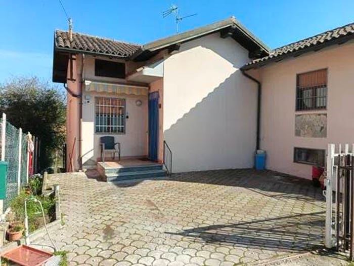 Casa trilocale in vendita in Frazione Poggiolo, Poggiolo, Montù Beccaria